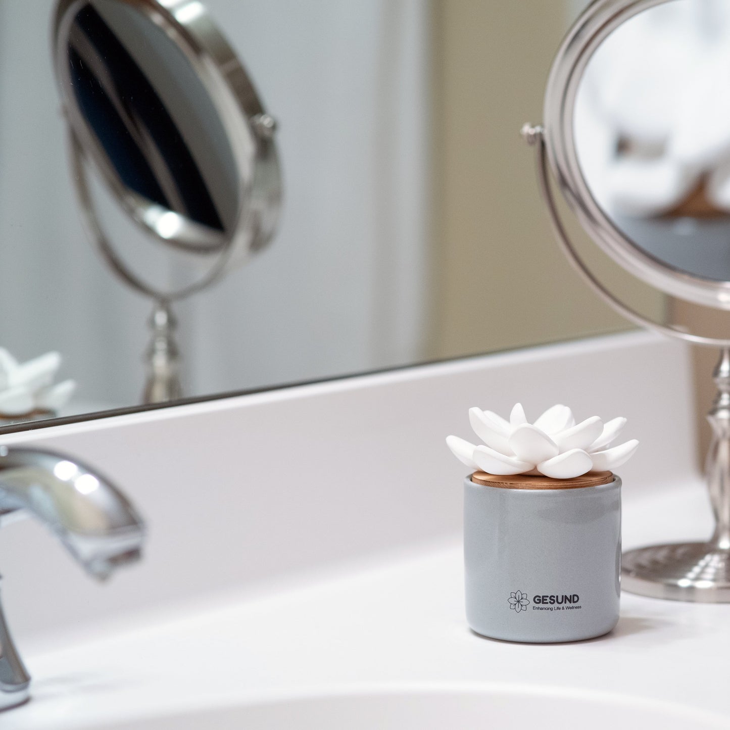 Ceramic Flower Diffuser - Scented Eucalyptus+Lavender